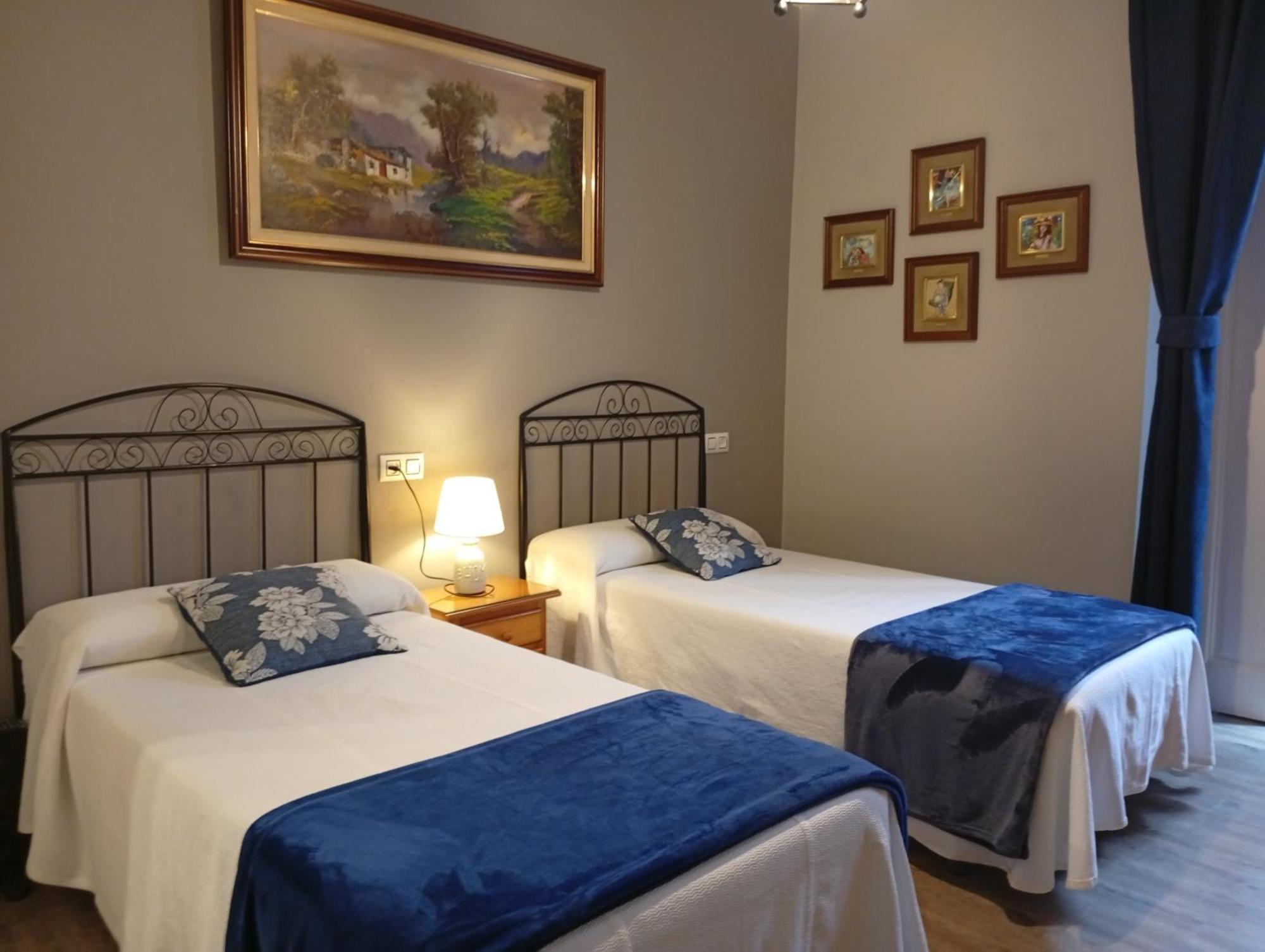 Hospedaje Don Pelayo Gijón Chambre photo