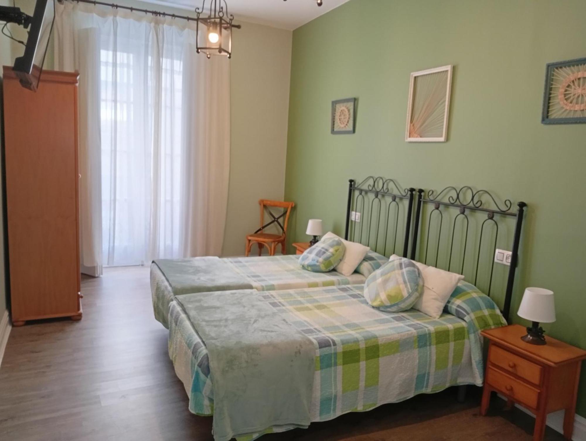 Hospedaje Don Pelayo Gijón Chambre photo