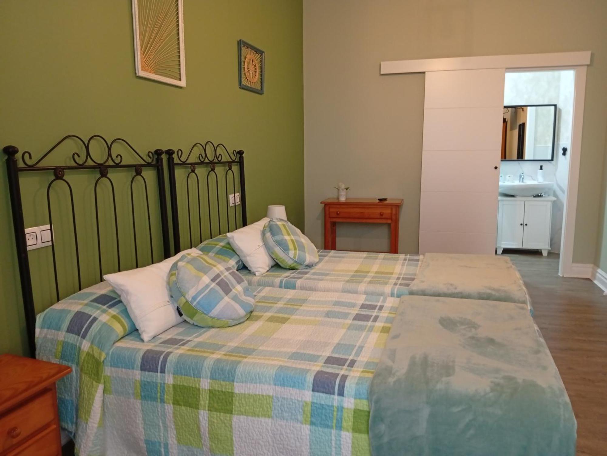 Hospedaje Don Pelayo Gijón Chambre photo