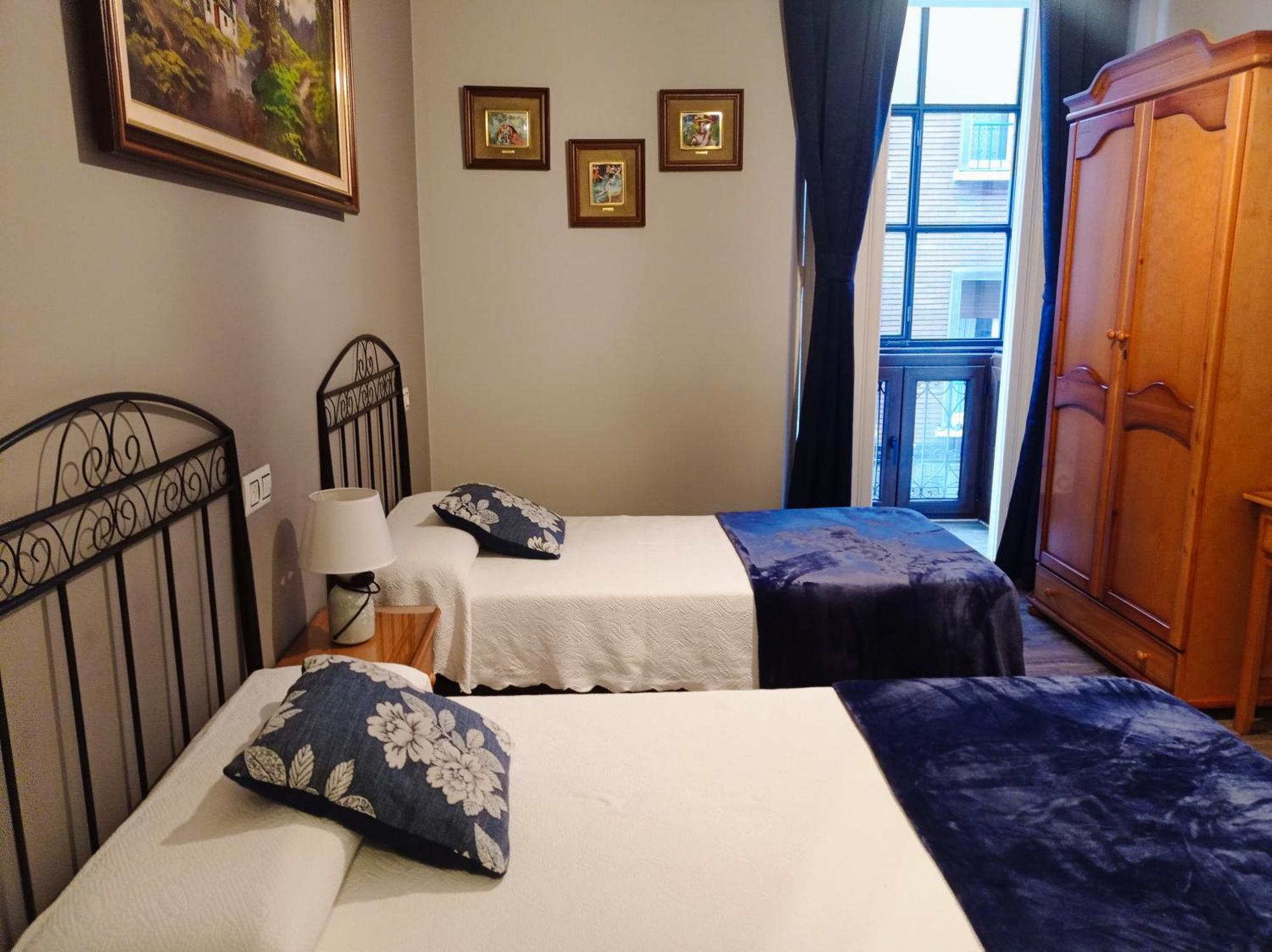 Hospedaje Don Pelayo Gijón Chambre photo