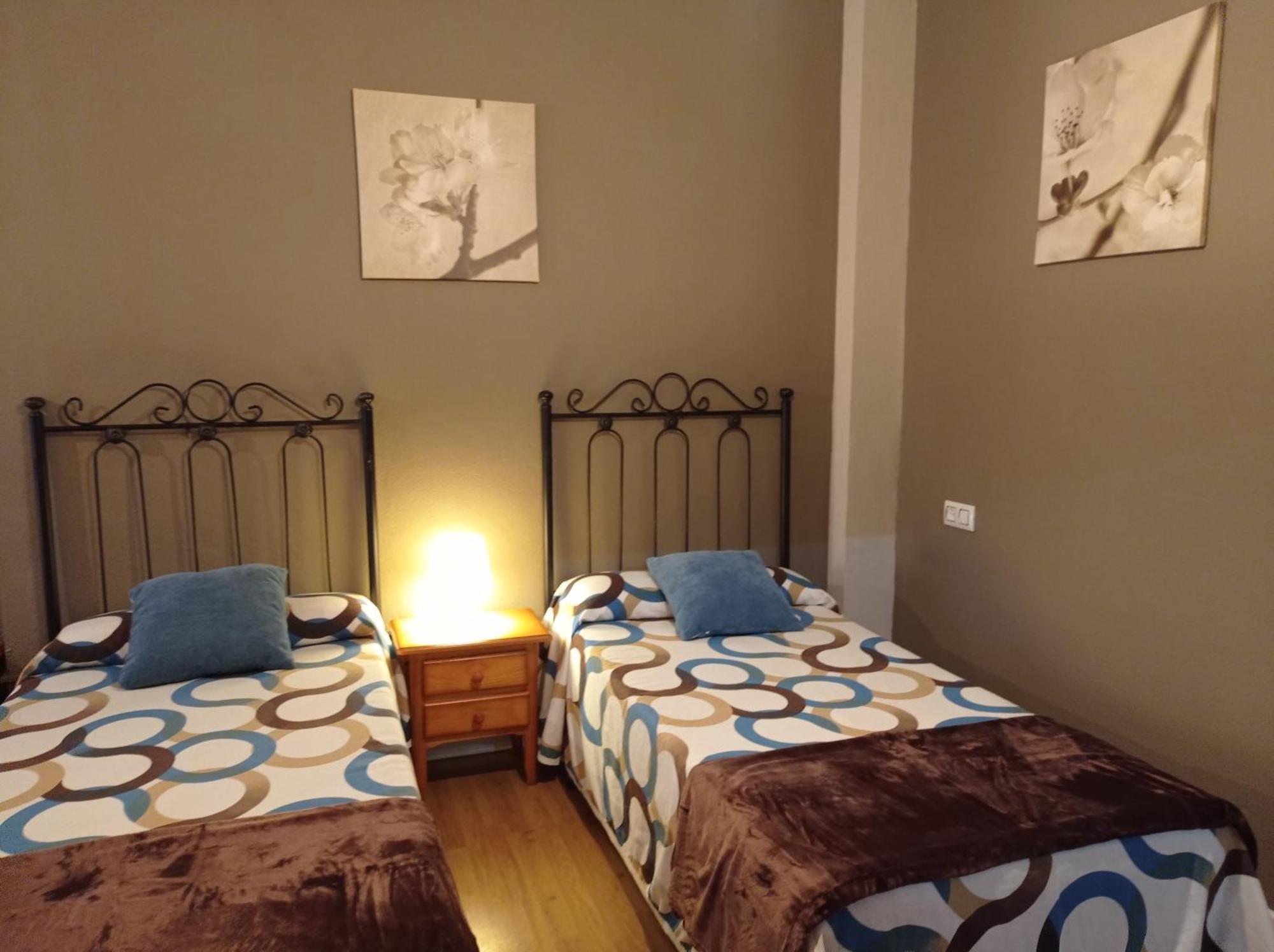 Hospedaje Don Pelayo Gijón Chambre photo