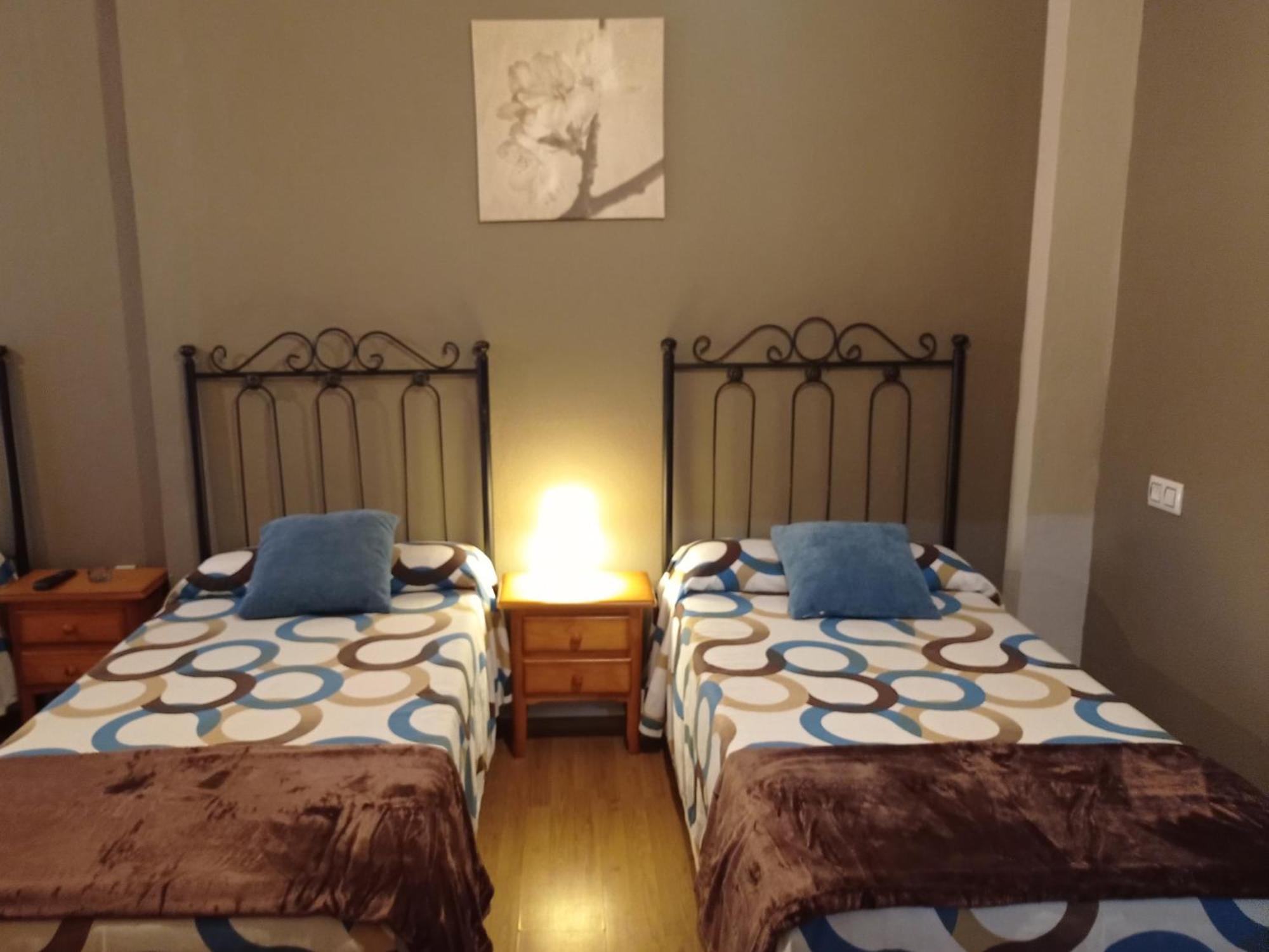 Hospedaje Don Pelayo Gijón Chambre photo