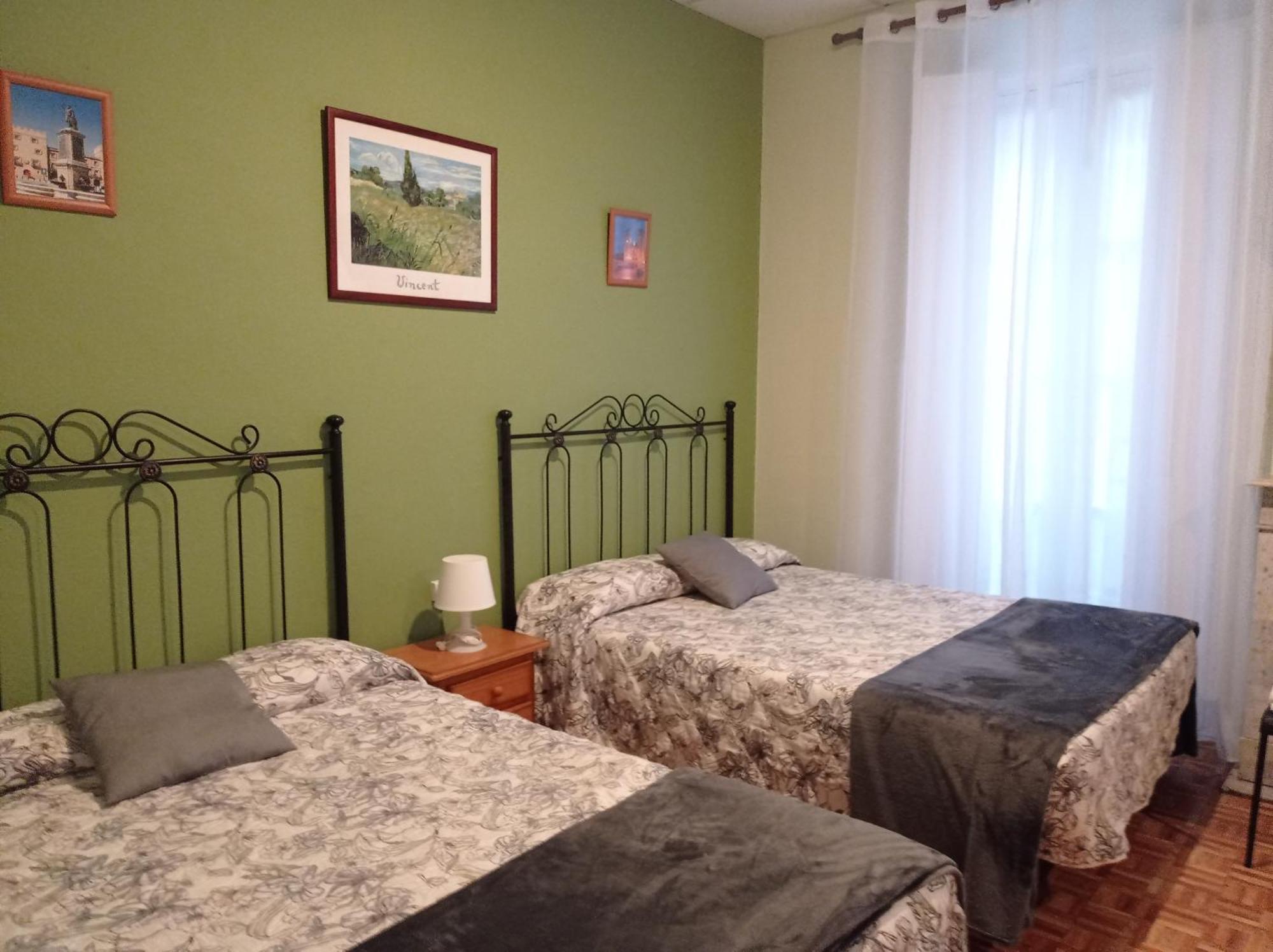Hospedaje Don Pelayo Gijón Chambre photo