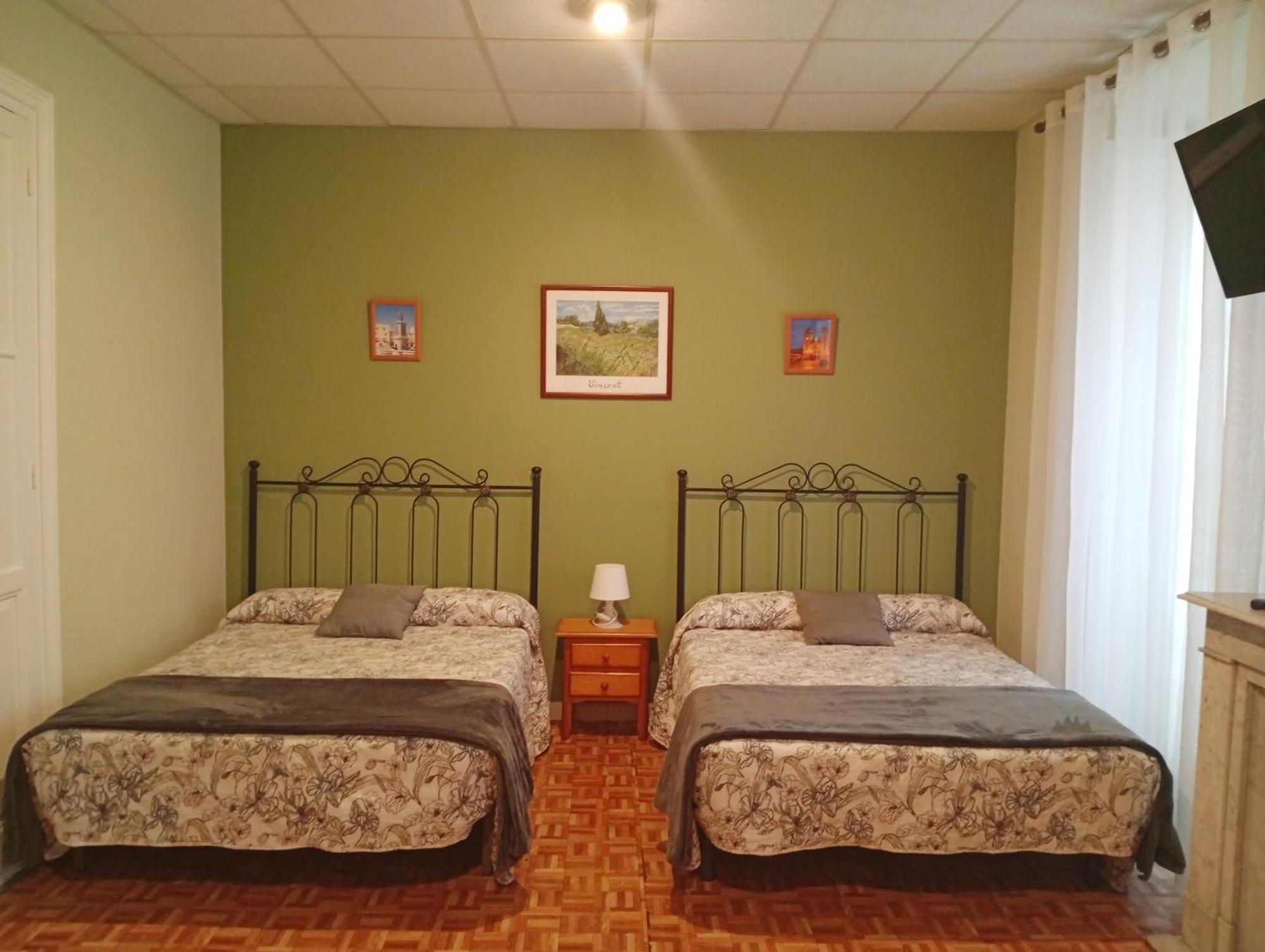 Hospedaje Don Pelayo Gijón Chambre photo