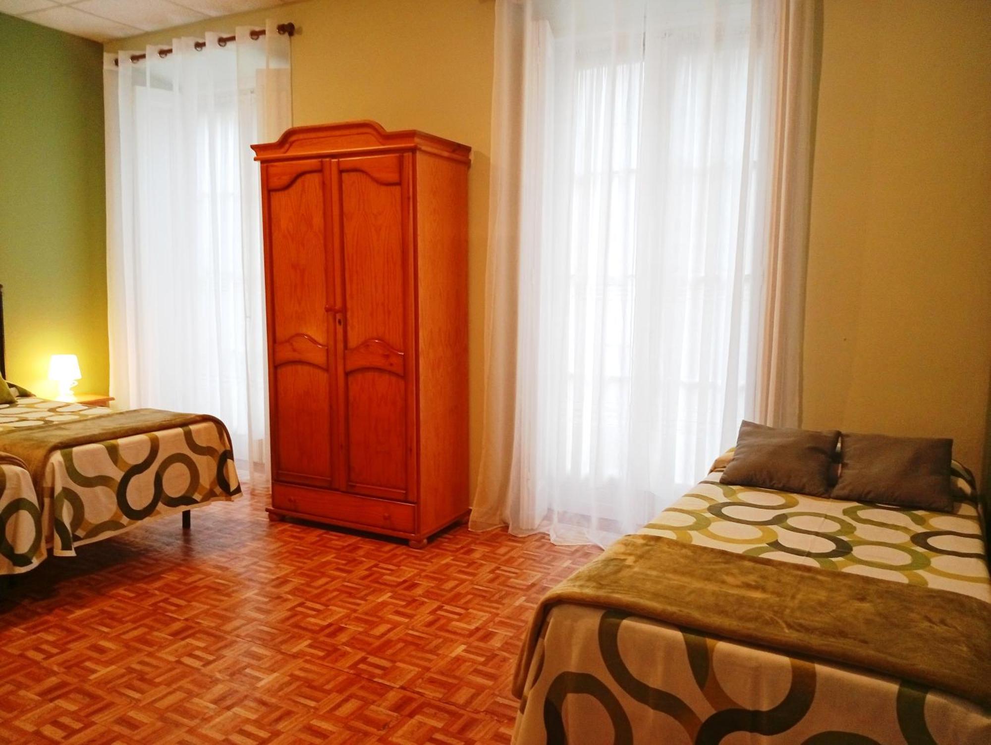 Hospedaje Don Pelayo Gijón Chambre photo