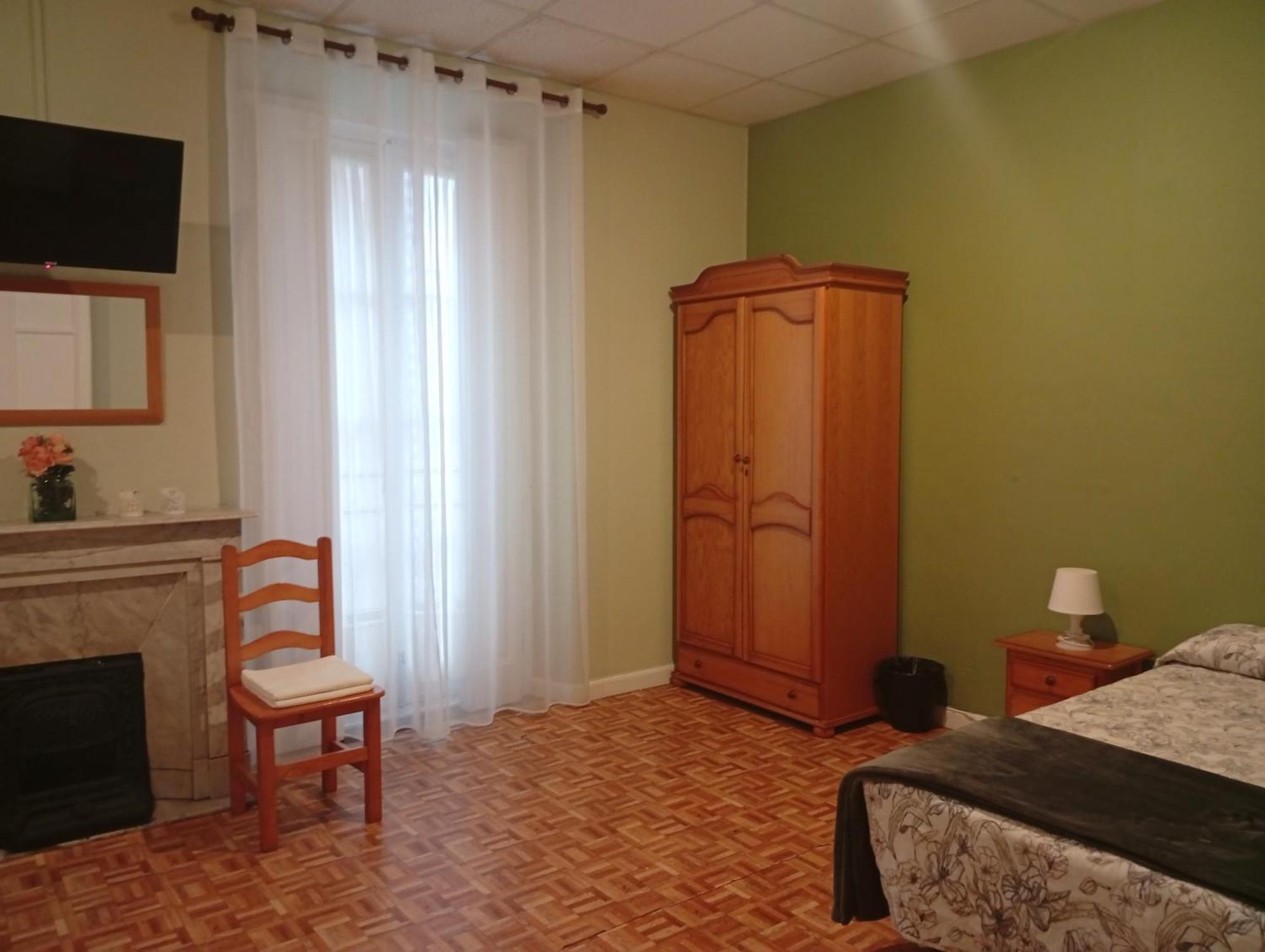 Hospedaje Don Pelayo Gijón Chambre photo